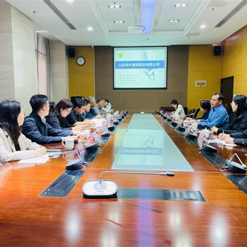 劲牛集团迎来两起重要客人