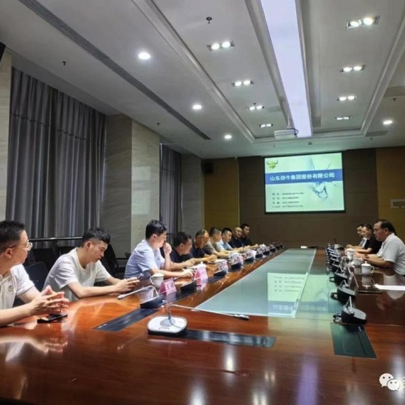 暑假后上班第一天劲牛集团迎来重要客人