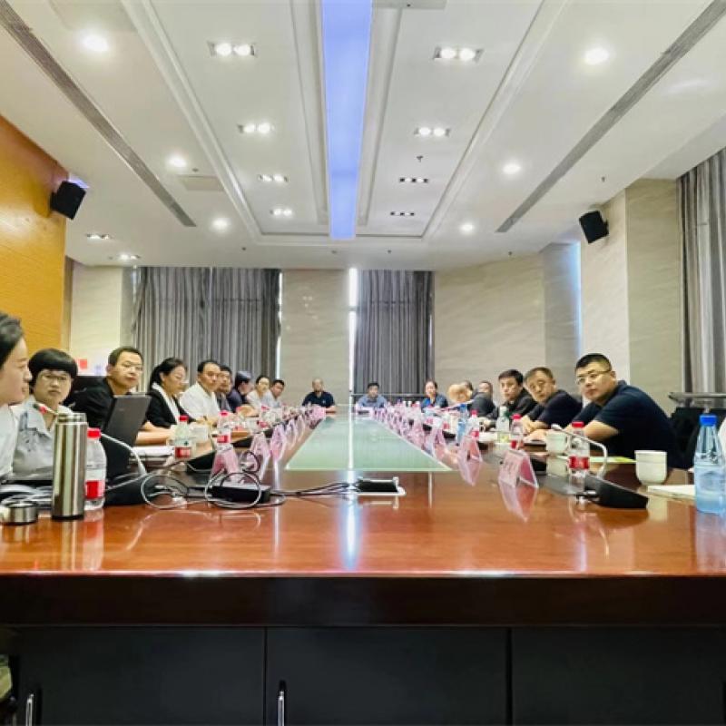 辽宁省辽阳县政府领导一行莅临劲牛集团考察