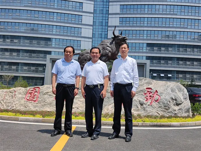 市科技局陈西武局长对公司的发展进行了解和沟通